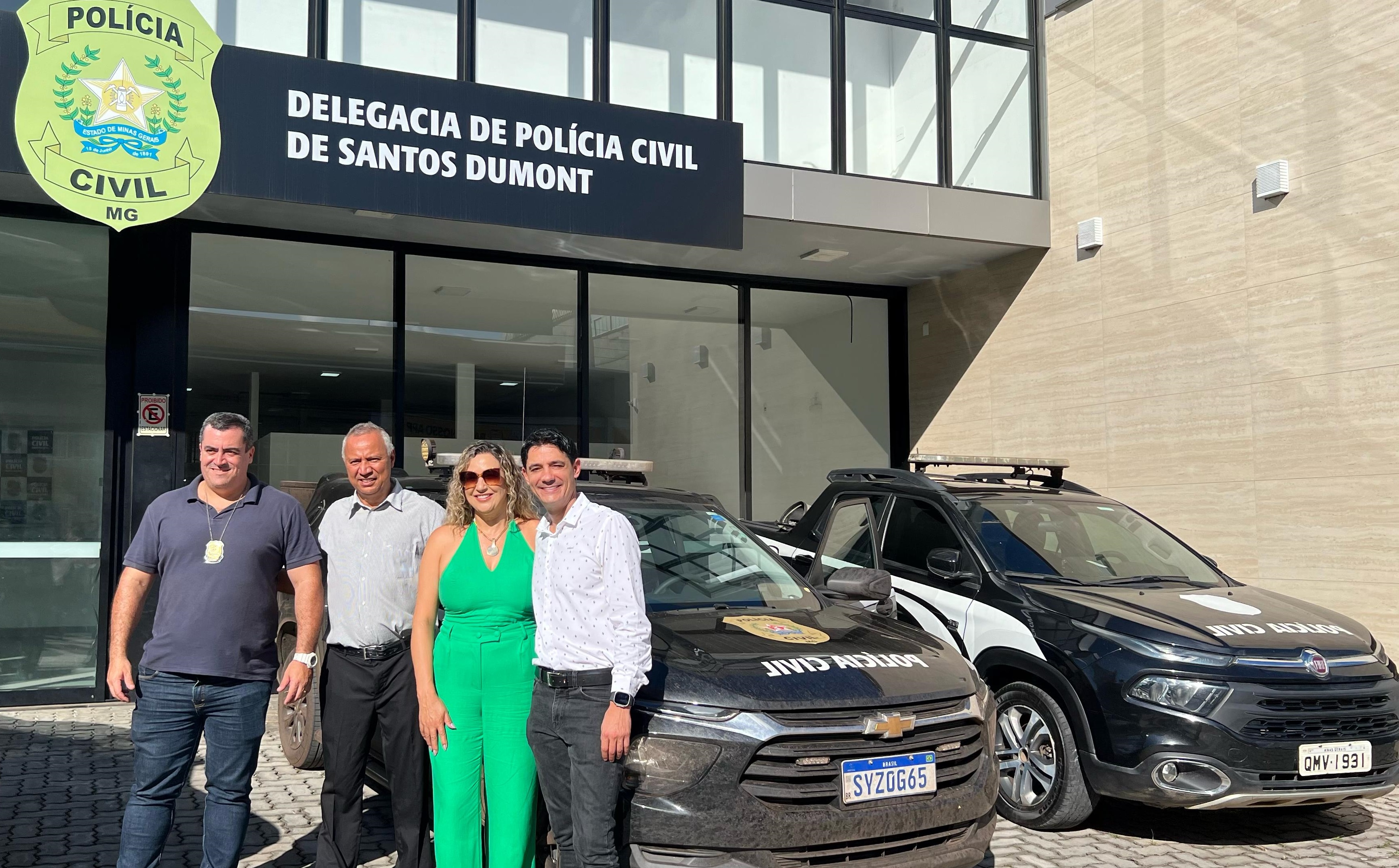 Polícia Civil de Minas Gerais recebe viatura em Santos Dumont